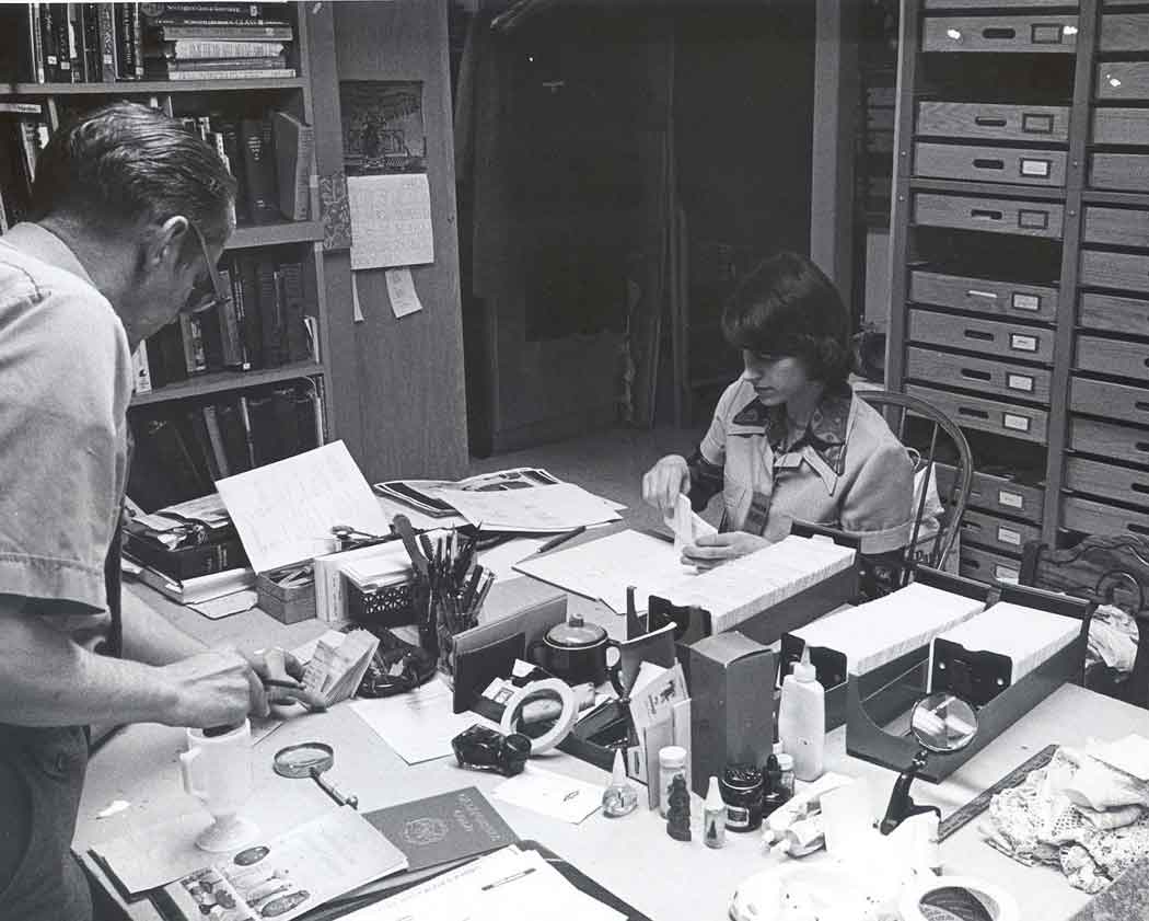 Student Eva Friedenfeld '76 interns at the Milwaukee Public Museum, 1976